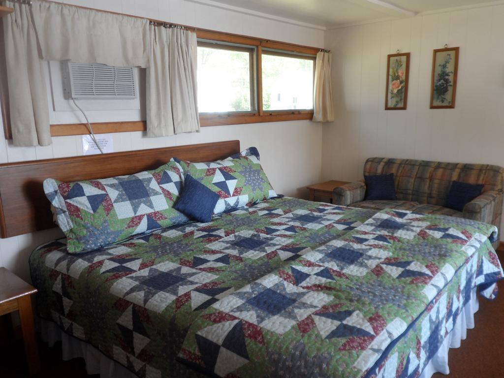 White Oak Motel & Cottages Holderness Habitación foto